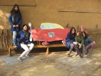 El avión y sus autoras para la obra de teatro: El principito. Están todos invitados el Jueves 7 de Julio a las 19 horas. En la foto Clara, Antonia, Bruna, Julieta y Camelia Kozak principito