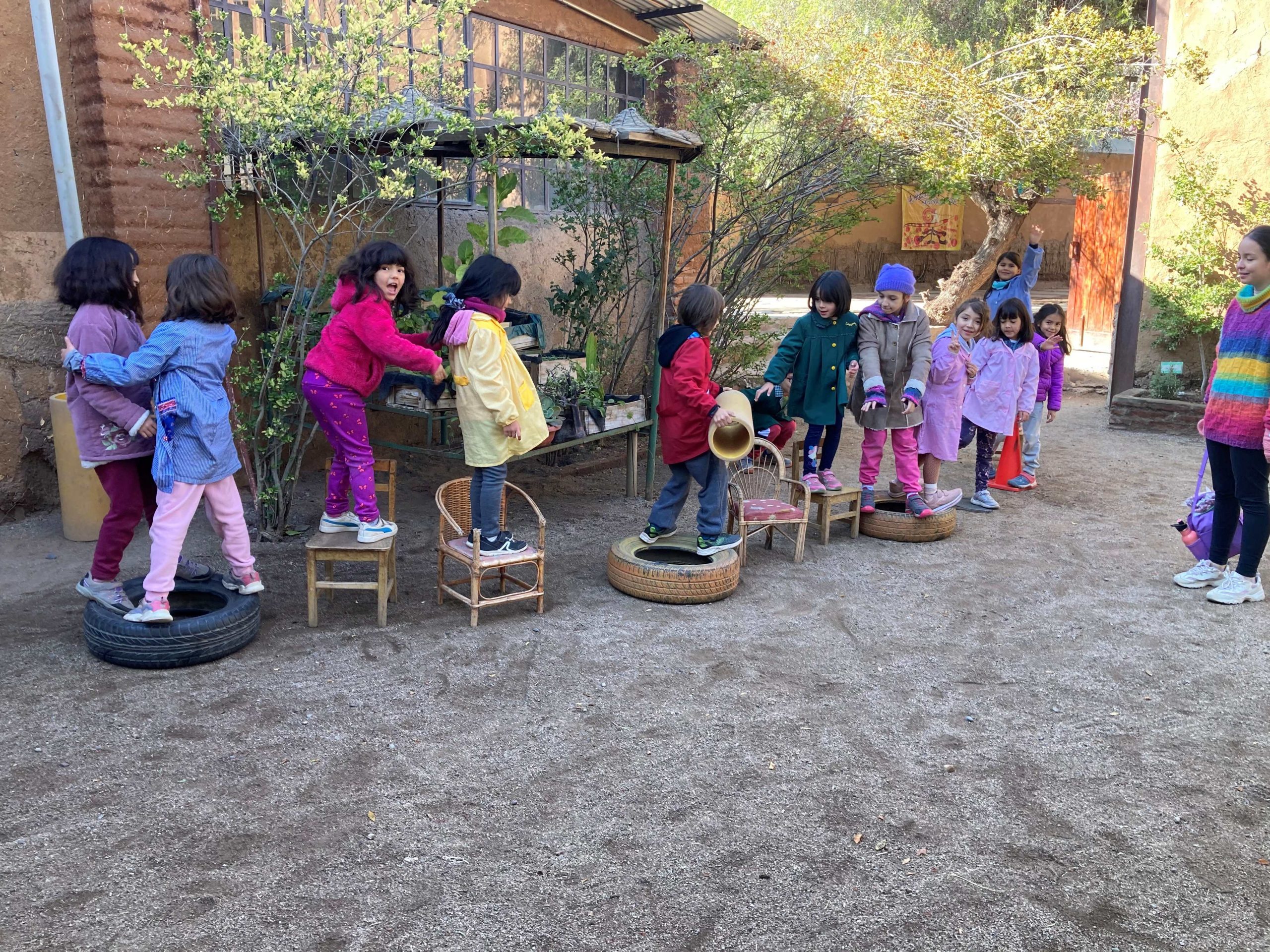 «En la vida de la escuela, no es el juego, que es natural al niño, sino el trabajo» – Freinet